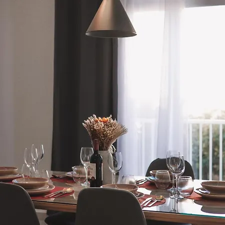 Seaside Luxury With Rooftop Pool בית נופש