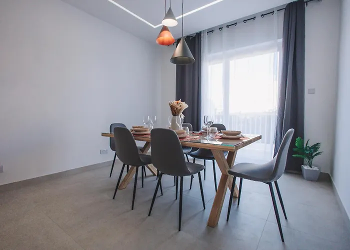 Seaside Luxury With Rooftop Pool בית נופש *