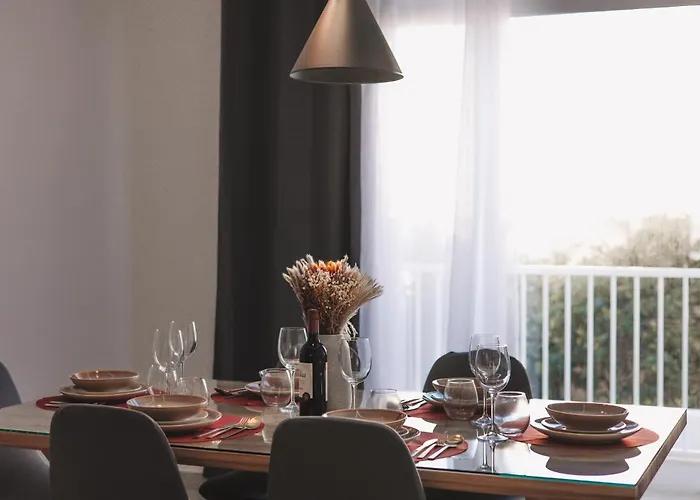 Seaside Luxury With Rooftop Pool בית נופש