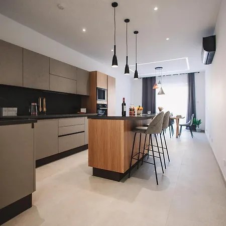 Seaside Luxury With Rooftop Pool Σπίτι διακοπών