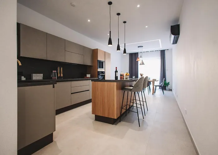 Seaside Luxury With Rooftop Pool Σπίτι διακοπών