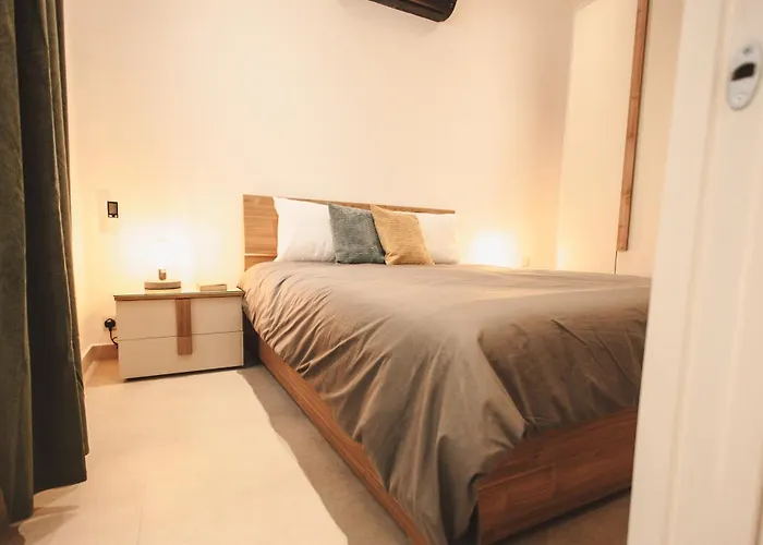 Seaside Luxury With Rooftop Pool Case de vacanță *