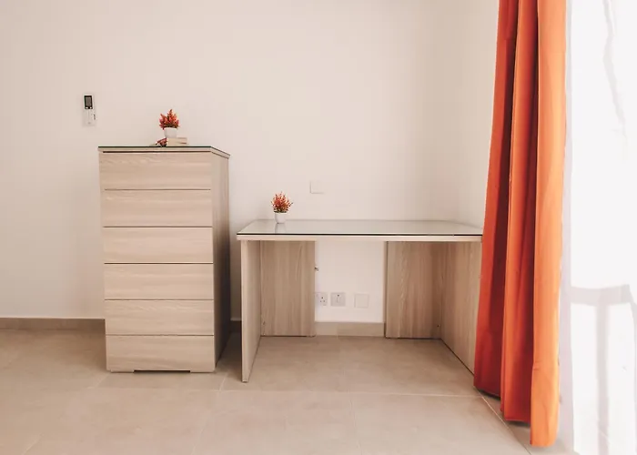 Seaside Luxury With Rooftop Pool Case de vacanță *