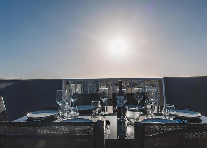 Seaside Luxury With Rooftop Pool Σπίτι διακοπών *